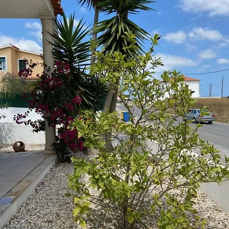 Casa Do Canto - Uma Casa No Campo, Perto Da Praia. Obidos