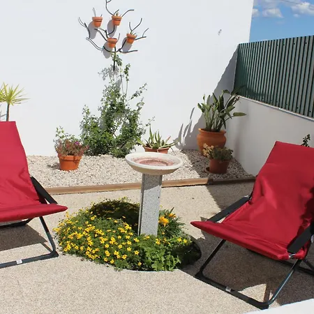 Casa Do Canto - Uma Casa No Campo, Perto Da Praia. Holiday home