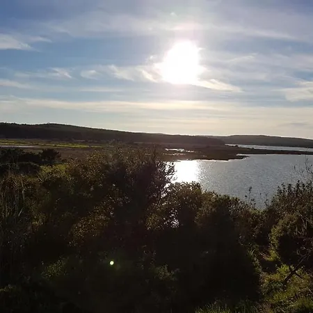 Casa Do Canto - Uma Casa No Campo, Perto Da Praia. *