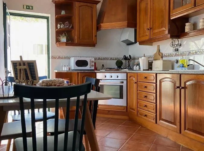 Ferienhaus Casa Do Canto - Uma Casa No Campo, Perto Da Praia. *